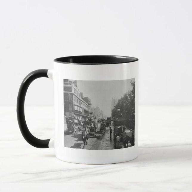 Ansicht von Piccadilly, c.1900 Tasse (Links)