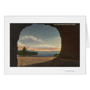 Ansicht von See vom Höhlen-Felsen-Tunnel