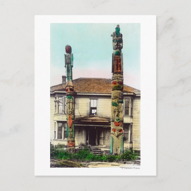 Ansicht von zwei TotempolesWrangell, AK Postkarte (Vorderseite)