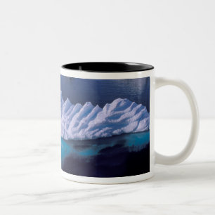 Antarktika, Paradise Bay. Eisberg in Kristall Zweifarbige Tasse