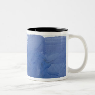Antarktika, Paradise Bay, Massive Wellenformen Zweifarbige Tasse