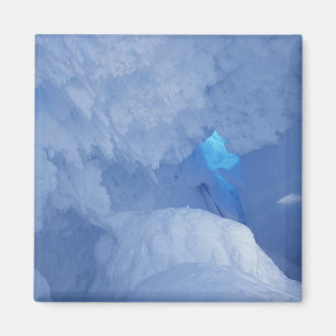 Antarktika, Ross-Insel, Kap Evans, Schneehöhle Magnet