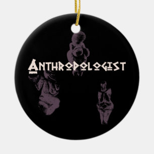 Anthropologe mit prähistorischer Venus-Göttin Keramik Ornament