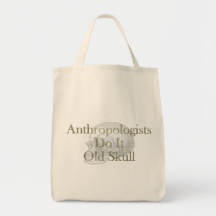 Anthropologen machen es alten Schädel Tragetasche