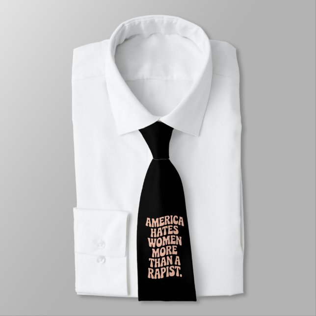 Anti Trump Anti MAGA Protest Feminist Aktivist Krawatte (Gebunden)