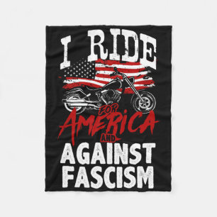 Anti-Trump-Biker widerstehen dem Faschismus Protes Fleecedecke