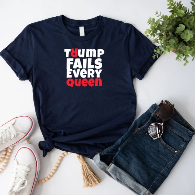 Anti Trump feministischer Protestmotto rot schwarz Tri-Blend Shirt (Von Creator hochgeladen)
