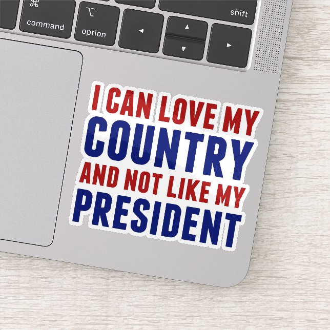 Anti Trump Patriotic nicht mein Präsident Laptop Aufkleber (Detail)