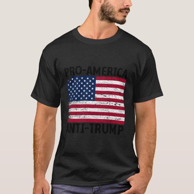 Anti-Trump-Shirt für Amerika - amerikanische Flagg T-Shirt (Vorderseite)