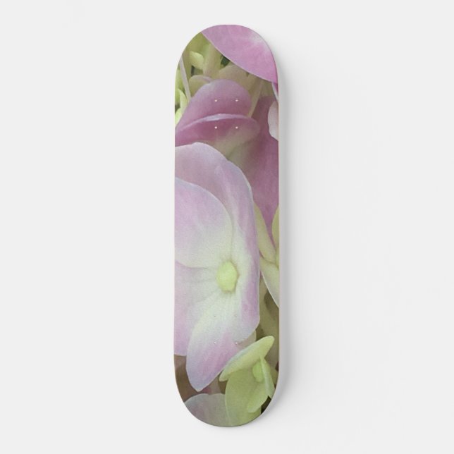 Antik Weiß und Dusty Pink Hydrangea Petals Skateboard (Vorderseite)