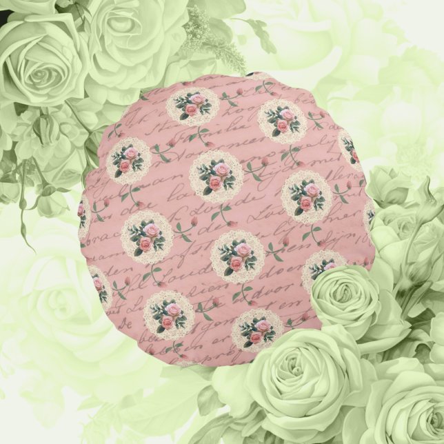 Antike Buchstaben Vintage Rose Rundes Kissen (Vintage and so sweet!)