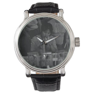 Antike chinesische Guilin-Puppe, bemalt mit Reispa Armbanduhr