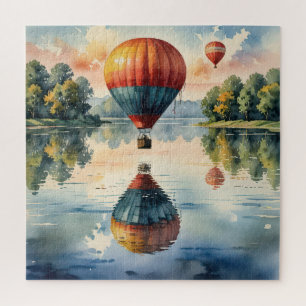 Antike Heißluftballons mit Wasserreflexionen