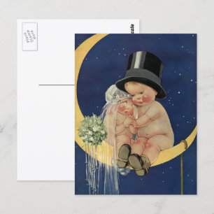 Antike Hochzeit, süßes Brautpaar auf einem Mond Postkarte