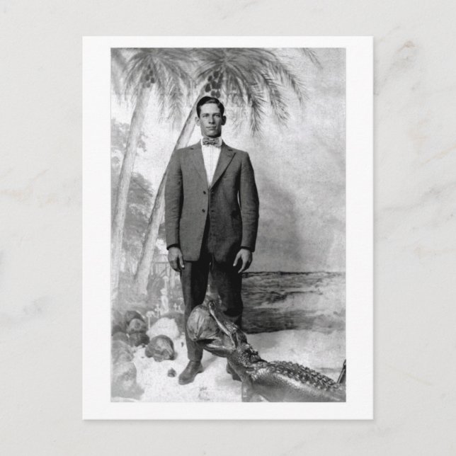 Antike Postkarte Mann mit Alligator (Vorderseite)