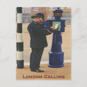 Antike Postkarte mit Londoner Polizei beim Telefon