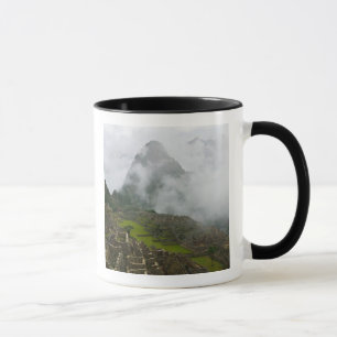 Antike Ruinen von Machu Picchu mit Anden Tasse