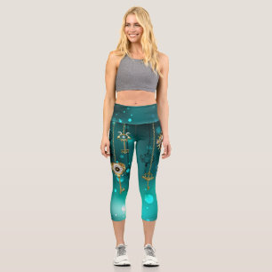 Antike Skeleton Keys on Green Background Capri Leggings