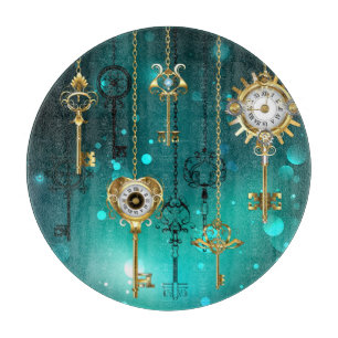 Antike Skeleton Keys on Green Background Schneidebrett