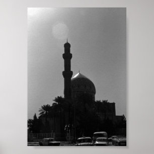Antike Taxis der Moschee von Bagdad im Irak Poster