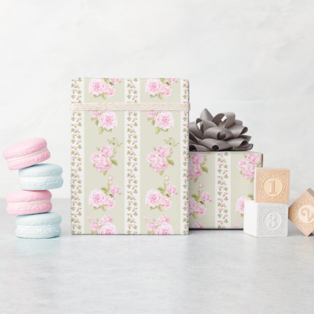 Antiker Blumenschabrack in Salbeigrün Geschenkpapier (Babyparty)