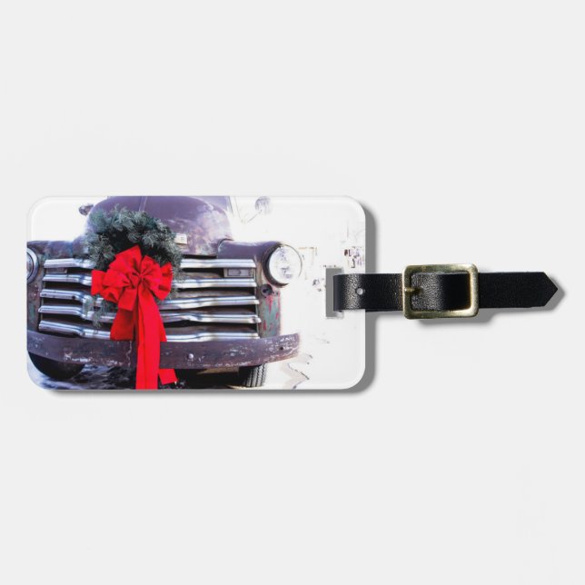 Antiker Lastwagen mit festlichem Weihnachtskranz Gepäckanhänger (Vorderseite horizontal)