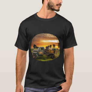 Antiker Lieferwagen im Grünen T-Shirt