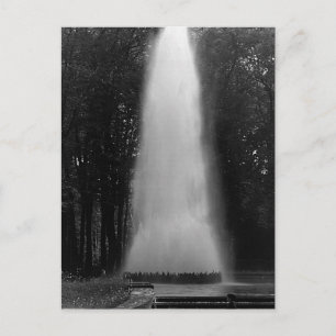 Antiker Springbrunnen mit Obelisk im Palast von Ve Postkarte