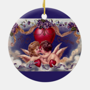 Antiker Valentinstag, Cherubs umarmen sich in Wolk Keramikornament