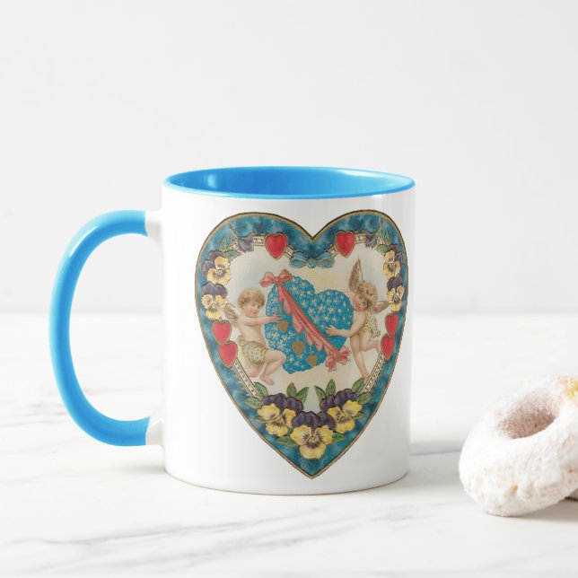 Antiker Valentinstag, Vintage Engel im Herzen Tasse (Mit Donut)