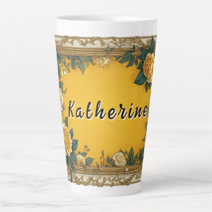 Antiker, verzierter Blumenrahmen mit cremefarbenen Milchtasse