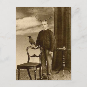 Antiker viktorianischer Junge mit Geweih und einem Postkarte