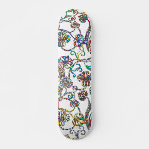 Antikes Blumenmuster Mehrfarbig auf Weiß Skateboard