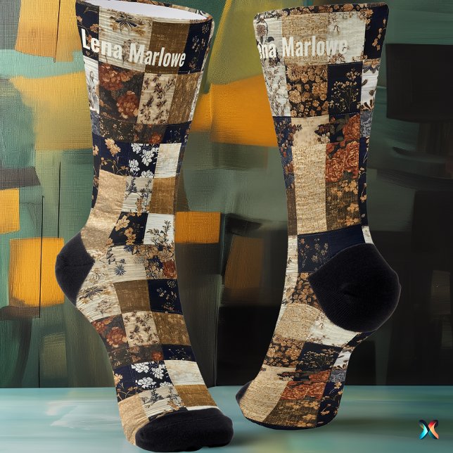 Antikes Blumenpatchwork – Maßgeschneidert in Navy  Socken (Von Creator hochgeladen)