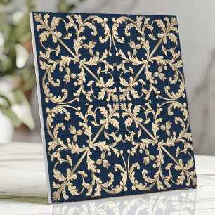 Antikes Damast-Rollen-Blumenmuster in Navyblau und Fliese