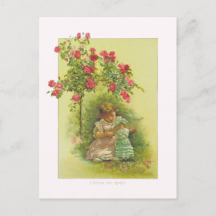 Antikes Mädchen mit Puppe unter Rosen Farbe Postkarte