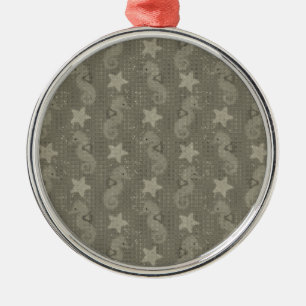 Antikes Muster mit Seepferdchen und Seesternen Ornament Aus Metall