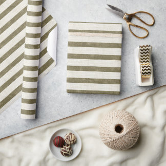 Antikes Oliven Grün Streifen Geschenkpapier