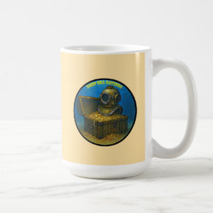 Antikes Tauchhelm auf einer Schatztruhe URM Kaffeetasse