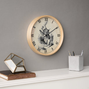 Antikweiße Kaninchen-Uhr mit römischen Ziffern an Wanduhr