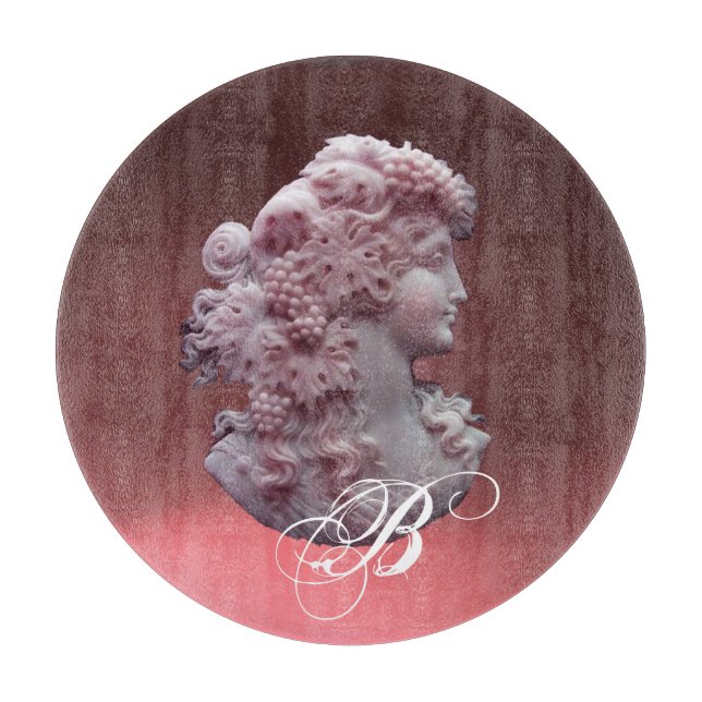 ANTIQUE CAMEO, LADY MIT GRAPEN MONOGRAM SCHNEIDEBRETT (Vorderseite)