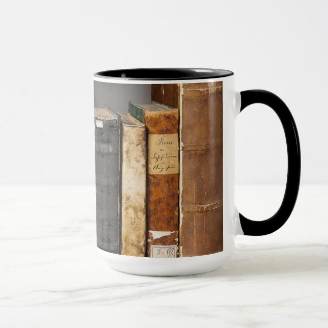 Antiquitätenbücher zur Tasse des Shelds (Rechts)