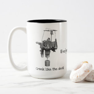 Antiquitätennussmaschine mit kreisförmigem Socke Zweifarbige Tasse