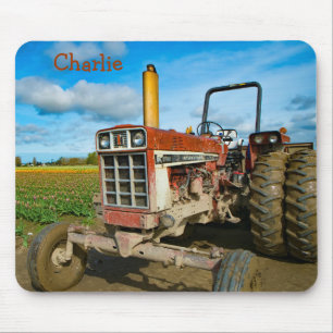 Antiquitätentraktor im Tulip Fields Mousepad