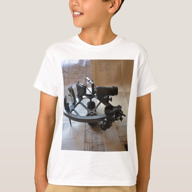 Antisemitismus T-Shirt (Vorderseite)