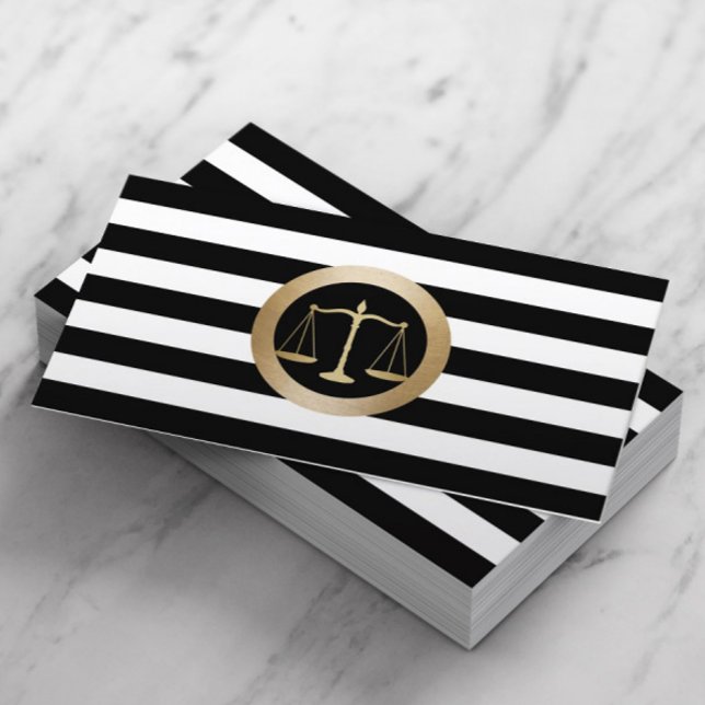 Anwalt bei Law Gold Scale Modern Stripes Lawyer Visitenkarte (Von Creator hochgeladen)