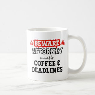 Anwalt mit Kaffee und Fristen   Rechtsanwältin Kaffeetasse