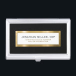Anwesen Planning Portfolio Black Gold Visitenkarten Dose<br><div class="desc">Behalt deine Visitenkarten, organisiert und geschützt mit diesem luxuriösen Visitenkartengehäuse. Dieses geschmeidige, gebürstete Metalldesign mit Namen, Titel und Firmentext oder individuellem Text Ihrer Wahl verströmt Professionalität und Eleganz. Die stabile Metallkonstruktion sorgt dafür, dass Ihre Karten sicher und sicher sind, während die kompakte Größe es leicht macht, Sie unterwegs mit sich...</div>