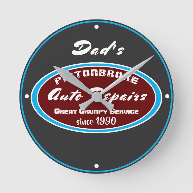 Any Name Auto Repairs Funny Grumpy Service Runde Wanduhr (Vorderseite)