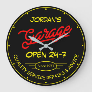 Any Name Garage Date Yellow Red Retro Black Große Wanduhr